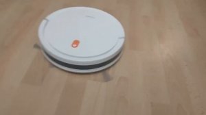 Бюджетный Робот Пылесос от Xiaomi - Robot Vacuum E5. полная уборк