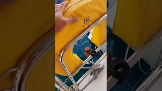 ПОДКОВА ДЛЯ СПАСЕНИЯ УТОПАЮЩИХ. #яхта #катамар смотреть онлайн