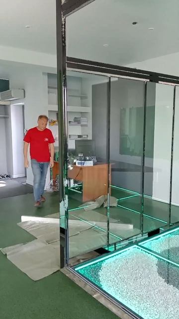 Краш тест закаленного стекла в системе Slide