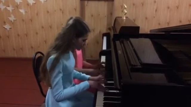 Клод Дебюссі "В Човні" Виконують: Марія Пономаренко та Ілона Задесенська смотреть онлайн