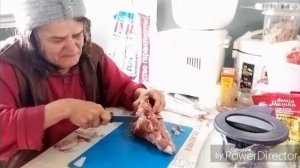 Разделываю мясо.