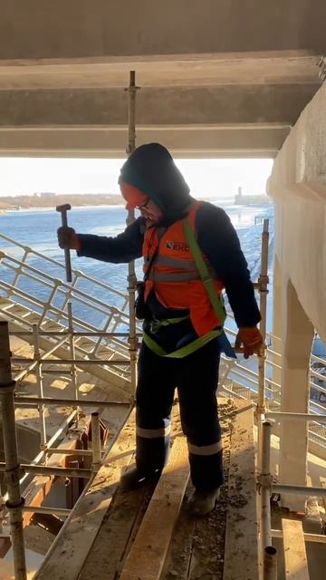 Демонтаж строительных лесов. смотреть онлайн