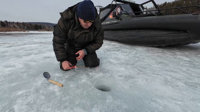 Хариус и ленок на последнем льду — рыбалка в тайге. Ча?