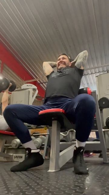 Французский жим с гантелей сидя Д2 неделя 3 смотреть онлайн