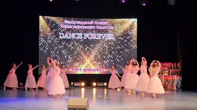 Детский балет - Розовый вальс из Щелкунчика