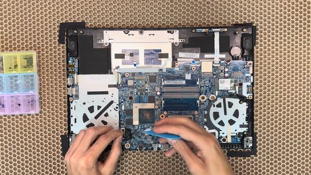 Как разобрать Gigabyte G5, обслуживание и чистка. i5-12500H и RTX 4 смотреть онлайн