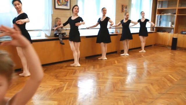 Рекламный ролик студии балета "Пируэт"(лиричный) смотреть онлайн