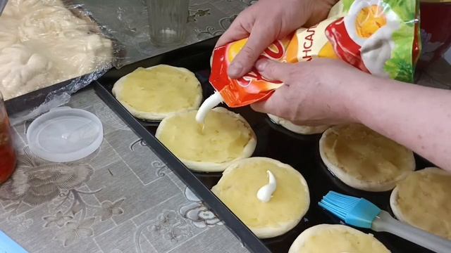 Ватрушки с картошкой из Русской печи.
