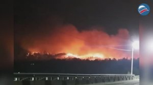 Огненный путь: автомобилисты проезжают через пламя на трассе Благовещенск – Свободный