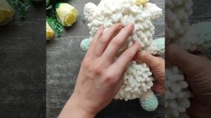 Вязаный Барашка крючком | игрушки из плюшевой пряжи