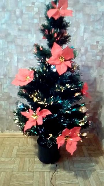 Ёлка искуственная (светящаяся)120см с цветами рождеств? смотреть онлайн