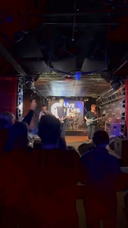 Отыграли в Москве в «Live stars» #music #музыка #спатьнапотолке