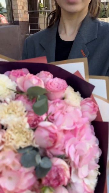 Букет с гортензией Розовый Шарм#цветымосква #гортензи смотреть онлайн