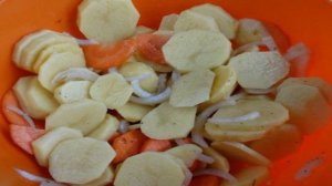 Картофель со скумбрией в мультиварке