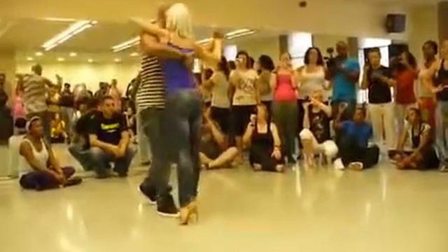 Очень красивый танец как гипноз смотреть онлайн