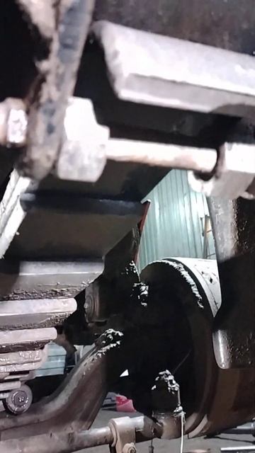 замена башмака и резины подушки передней рессоры КАМА смотреть онлайн