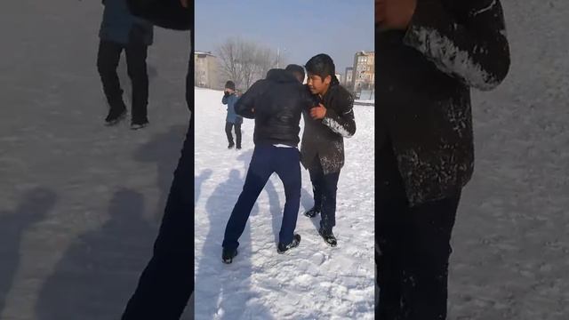 Борец против Футболист смотреть онлайн