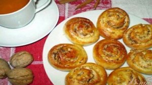Открытые рулетики с корицей и орехами