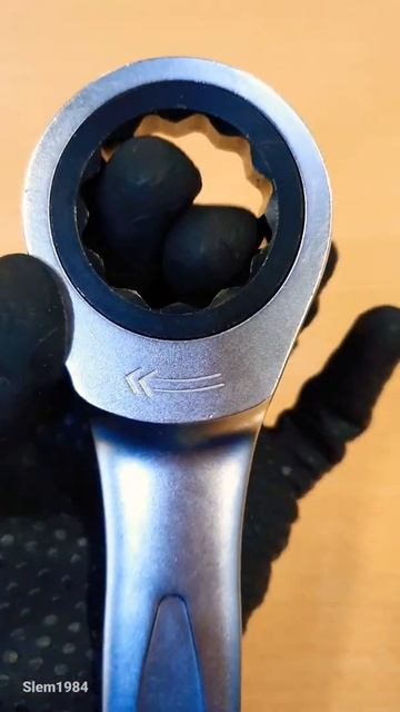 Гаечный ключ, звук / Wrench sound смотреть онлайн