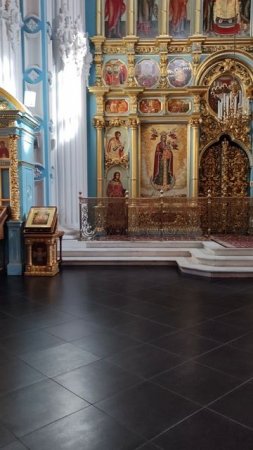 Главный иконостас в Воскресенском соборе Новоиерусалимского монастыря