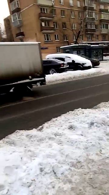 Трамвай 28к на улице паршина и остановке бассейн улица смотреть онлайн