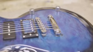 Невероятно красивый синий Les Paul | Изготовление электрогитар