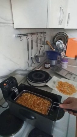 Подарил жене элетрофритюрницу 😊