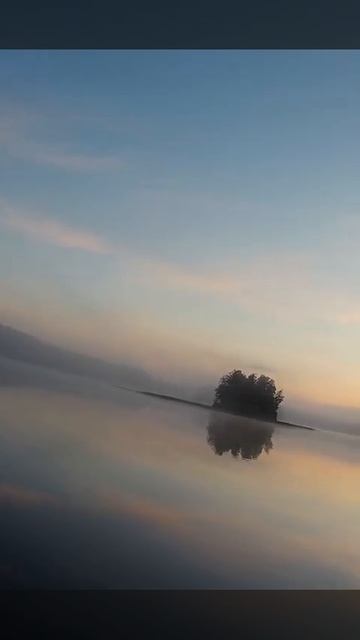 Плывём на катере и встречаем рассвет на Селигере.сели