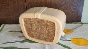 Радио СССР 2 ( есть еще радиоточки в домах).