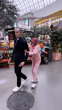 Милая Бабушка поверила что он робот