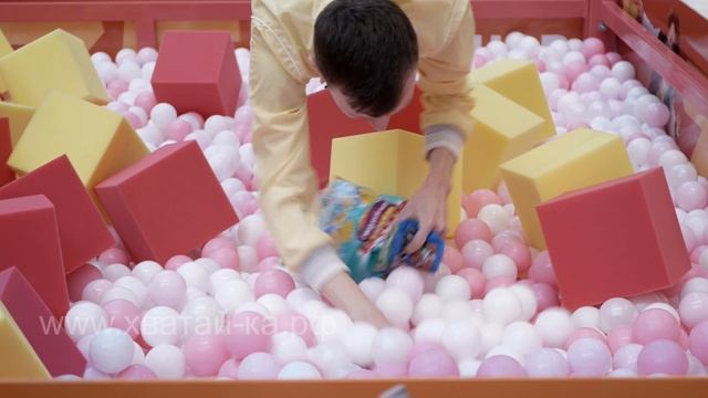 МЕГА - ХВАТАЙКА с ребенком. Самый необычный аттракцион. смотреть онлайн