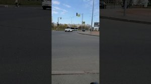 Погода в Санкт-Петербурге 
13.05.2025 Искровский пр перекресток с  Антонова-Овсеенко