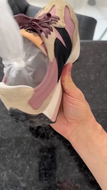 Как легко растянуть обувь | Лайфхаки от Нечетова | nechetof смотреть онлайн