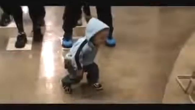 Лучший танец малыша!!! смотреть онлайн