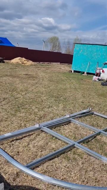 Купили теплицу, Подписывайтесь, скоро видео по её сбор смотреть онлайн