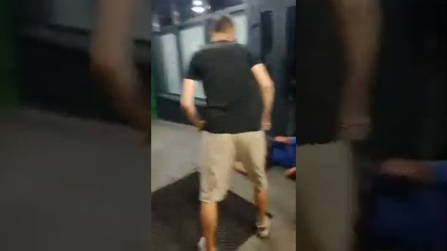 Шок!!!Быки очень хотели пива😂!!сломались рога!! смотреть онлайн