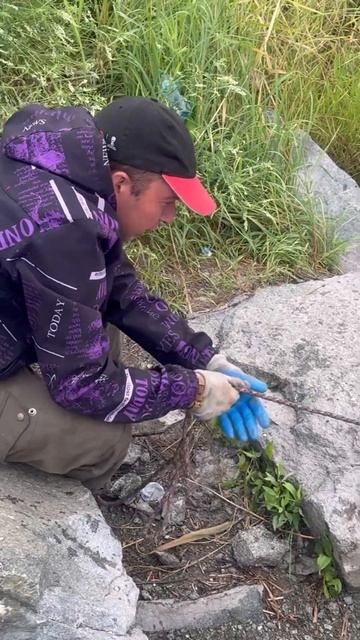 Магнитная рыбалка от мастера 👈🏼 #shorts #рыбалка #рыбак смотреть онлайн