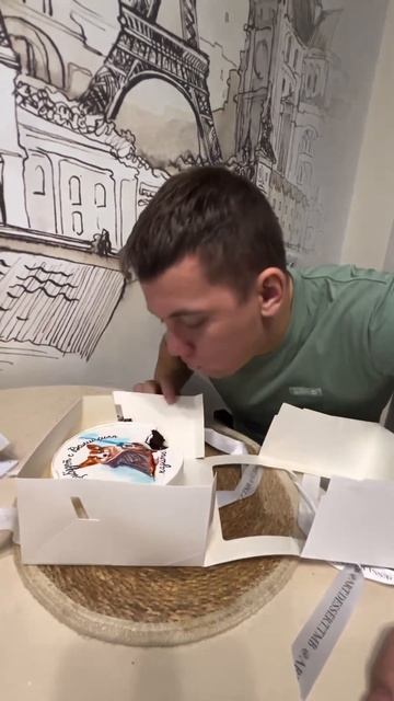 Получил огромное количество подарков на День тренера смотреть онлайн