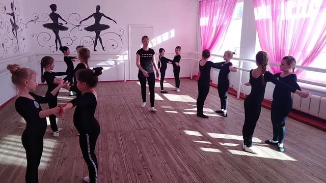 Фрагмент занятия объединения "Росинка" (педагог  Трифонова М.В.) смотреть онлайн