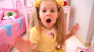 Диана и Рома - Диана играет на детских музыкальных инструментах