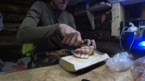 ЖИЗНЬ В ЛЕСНОМ ДОМЕ. ВОКРУГ ТАЙГА, СНЕГА ПОД САМЫЕ ПОМИ