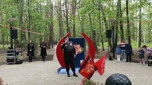 Лишь минута тишины.....