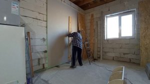 Гипсокартон на пену. Хорошая отделка стен в зимнее время. | 🍀 
Строю САМ