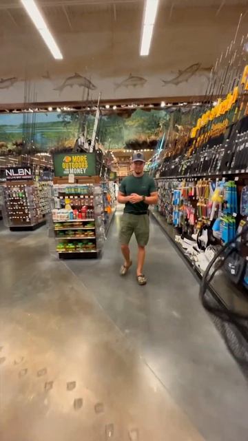 Магазин для Рыбаков и Охотников в США🎣#шортс #охота #р смотреть онлайн