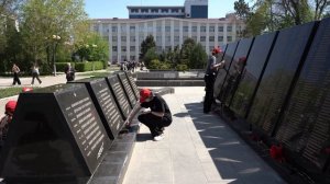 Студенты АГУ на субботнике