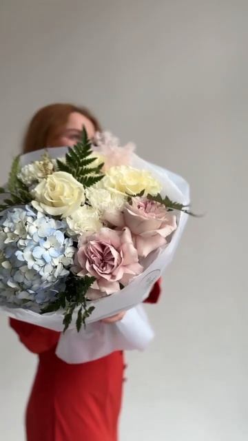 Букет с гортензией "YOU GOT ME" смотреть онлайн