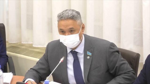 Вопросы и выступление Азата Перуашева на презентации