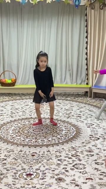 Урок хореографии. #танец #балабақша #детскийсад #би#dance смотреть онлайн