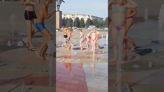 Поющий фантанВОЛЖСКИЙ