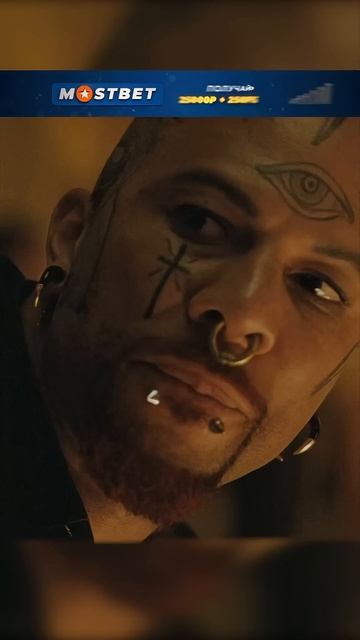 Джокер дарит Харли Квинн🤔 #моментыизфильмов #кино смотреть онлайн